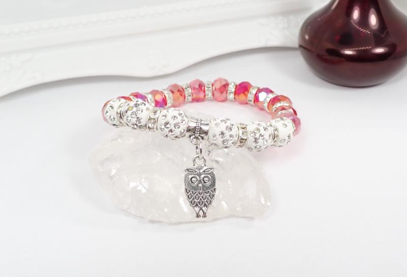 Csajos, csillogós karkötő bagollyal, piros