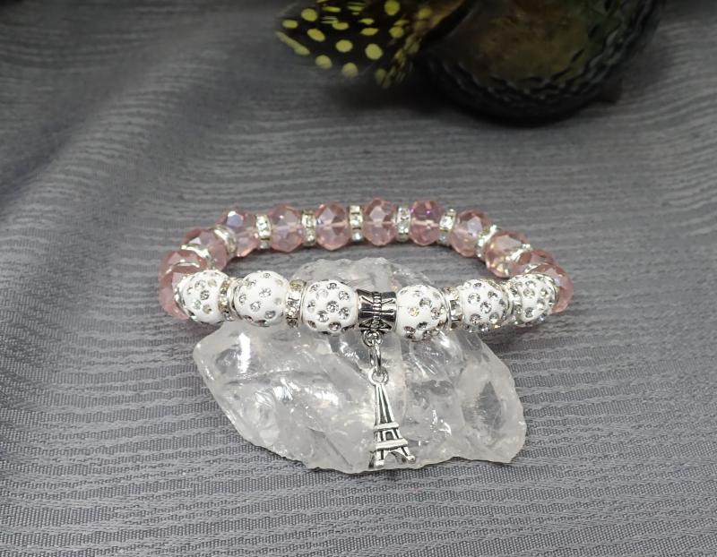 Csajos, csillogós karkötő Eiffel-toronnyal, világos rózsaszín