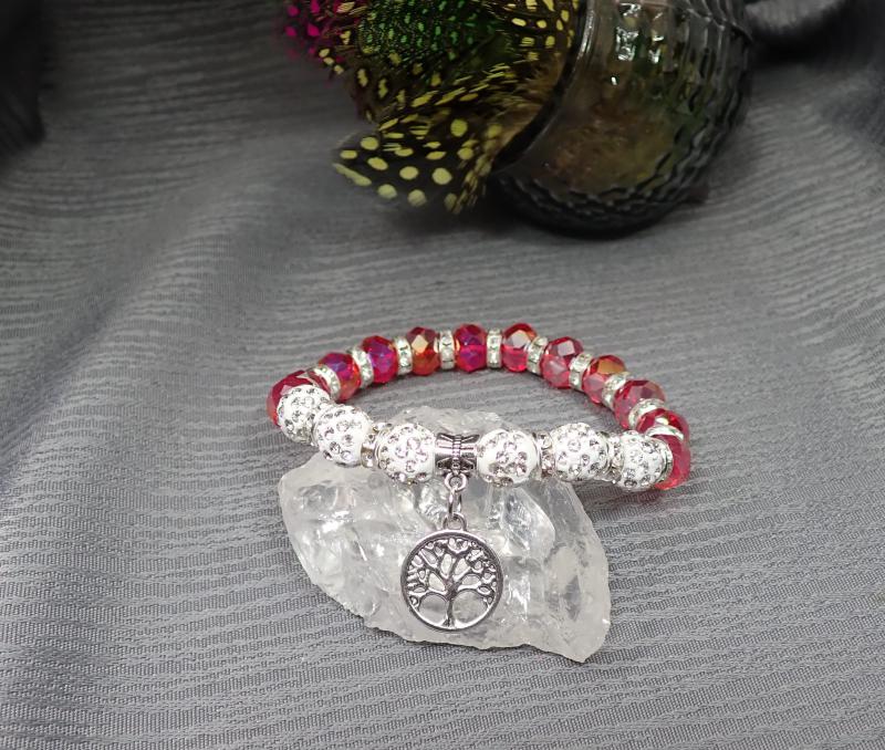 Csajos, csillogós karkötő életfával, piros