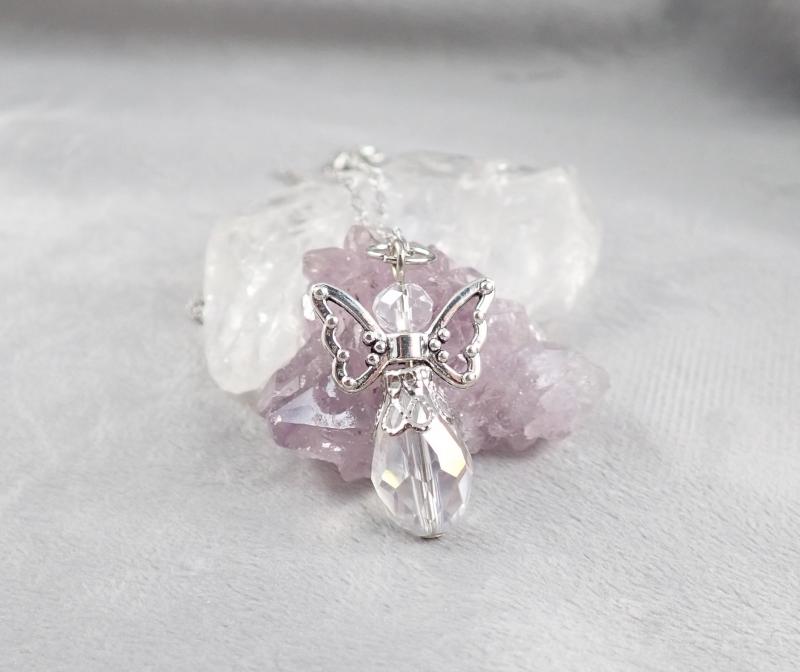 Csiszolt üveggyöngy angyal medál nyaklánccal, fehér