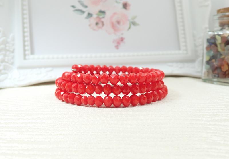 Élénkpiros memória karkötő