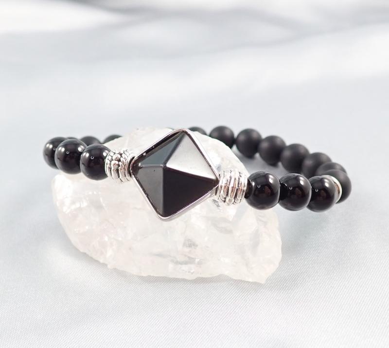 Erőközpont – ónix karkötő