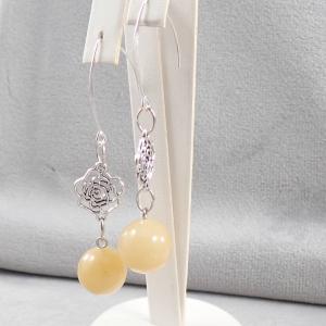 Ásványgömb ezüstszín száron, jáde