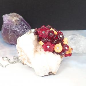 Bordó virágfürt medál