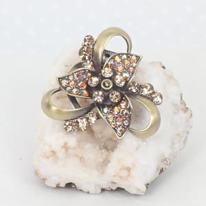 Bronz virág kitűző