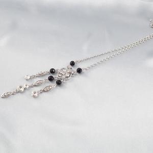 Csillogó nyaklánc szívvel