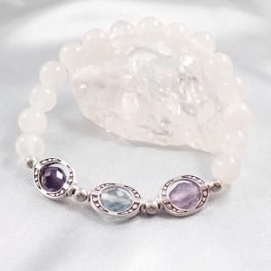 Holdkapu karkötő, fehér, három gyöngyös