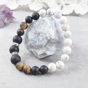 Howlit-ónix karkötő