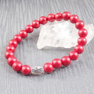 Jáde karkötő fém dísszel, piros (L)