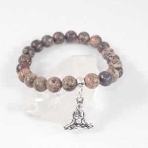 Jáspis karkötő jóga medállal