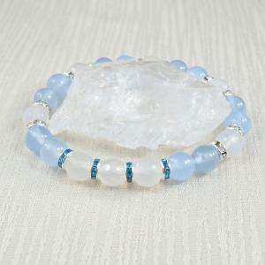 Kék és fehér jáde karkötő