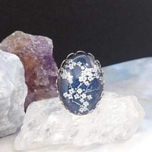 Kék-fehér virágos gyűrű