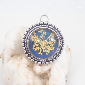 Kék-sárga virágos medál