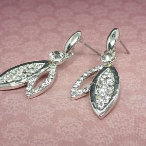 Két levél fülbevaló