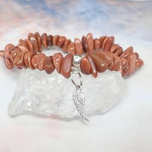 Napkő szemcse karkötő angyalszárnnyal