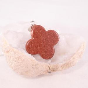 Négyszirmú napkő medál