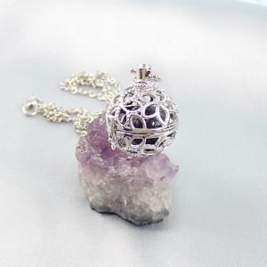 Nyitható medál fekete gyönggyel 1