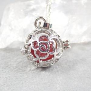 Nyitható medál, tűzachát gyönggyel, kicsi