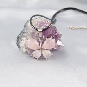 Pillangó medál, rózsakvarccal 1