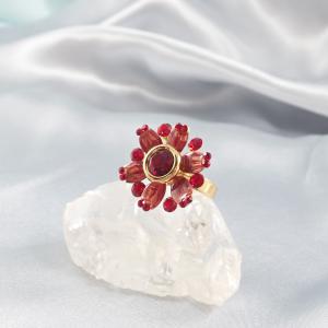 Piros virág gyűrű