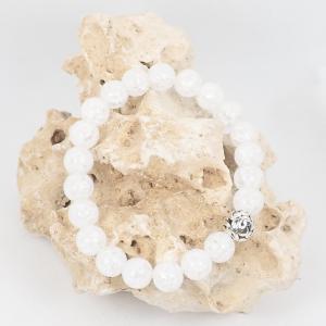 Roppantott gyöngy karkötő, fehér, fém gyönggyel (XXL)