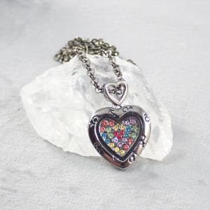 Színes szívecske medál