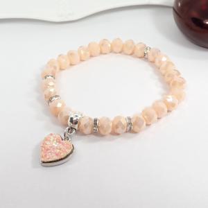 Szívecskés karkötő, barackszín
