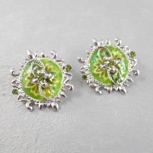 Zöld, zománcos fülbevaló