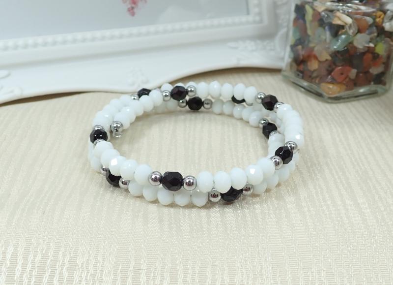 Fekete-fehér memória karkötő