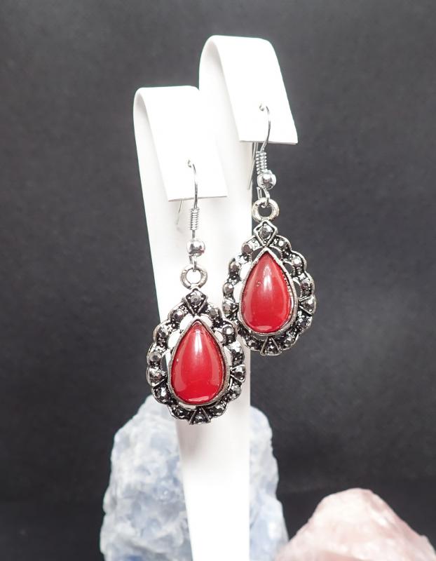 Fülbevaló antik, hullámos kerettel, bordó