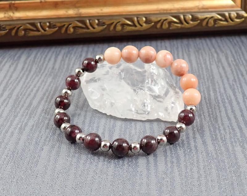 Gránátkő és barackszín aventurin karkötő