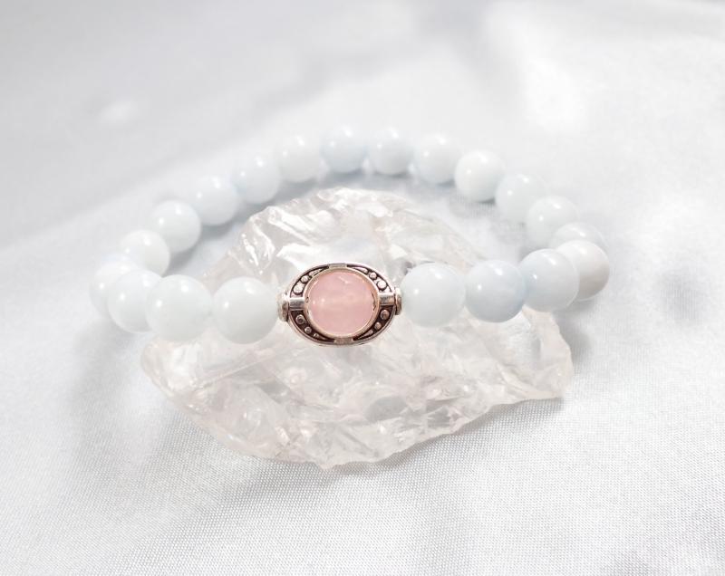 Holdkapu karkötő, halványkék, egy gyöngyös