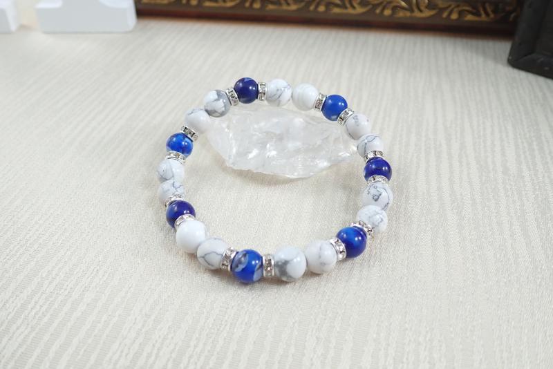 Howlit és achát karkötő