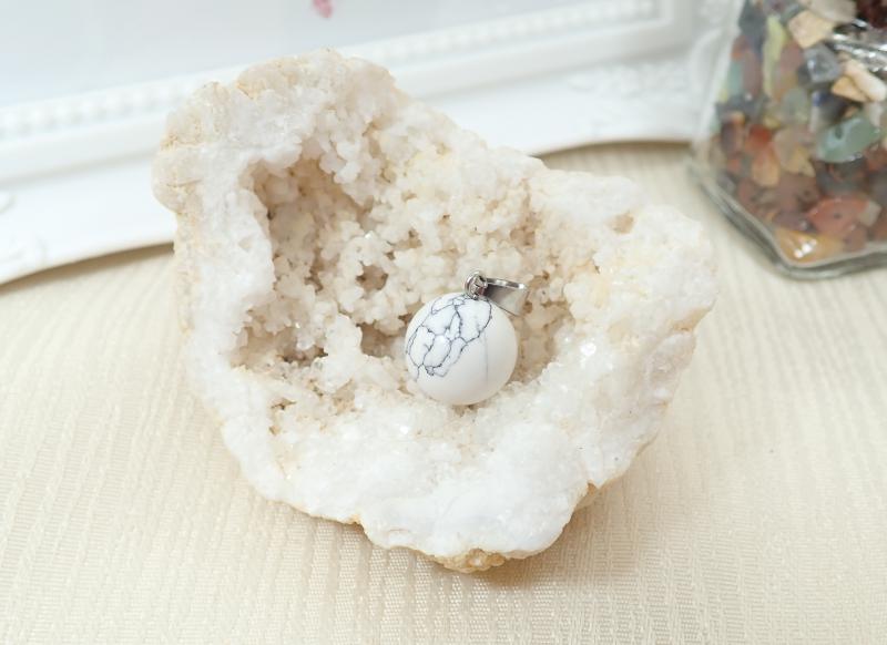 Howlit gömb medál nyaklánccal 1