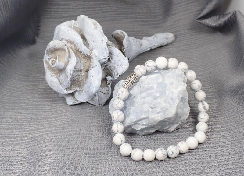 Howlit karkötő fém dísszel (XXL)