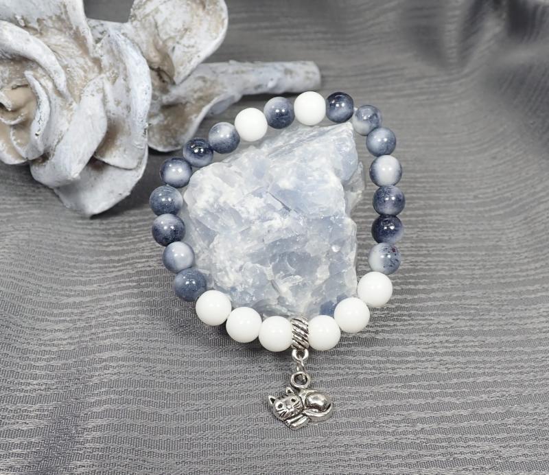 Jáde és kagylóhéj karkötő, cicás 1