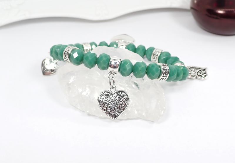 Karkötő négy szívecskével, zöld