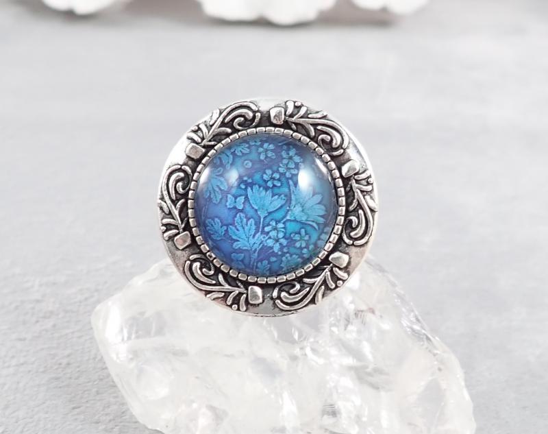 Kék árnyalatos, virágmintás gyűrű