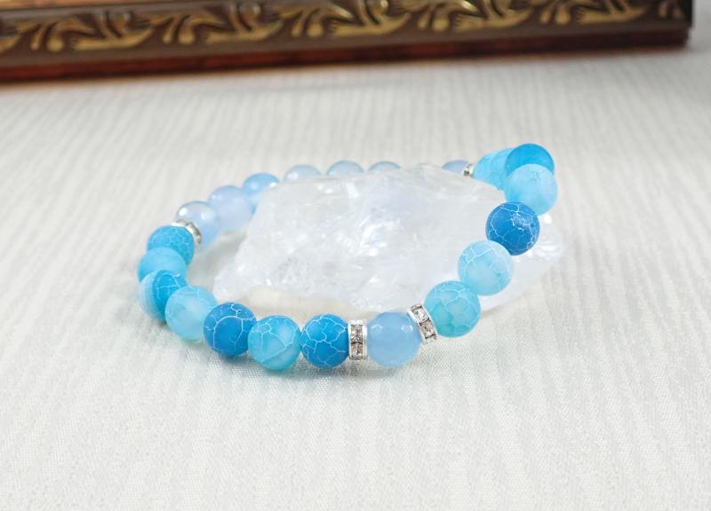 Két kék achát karkötő