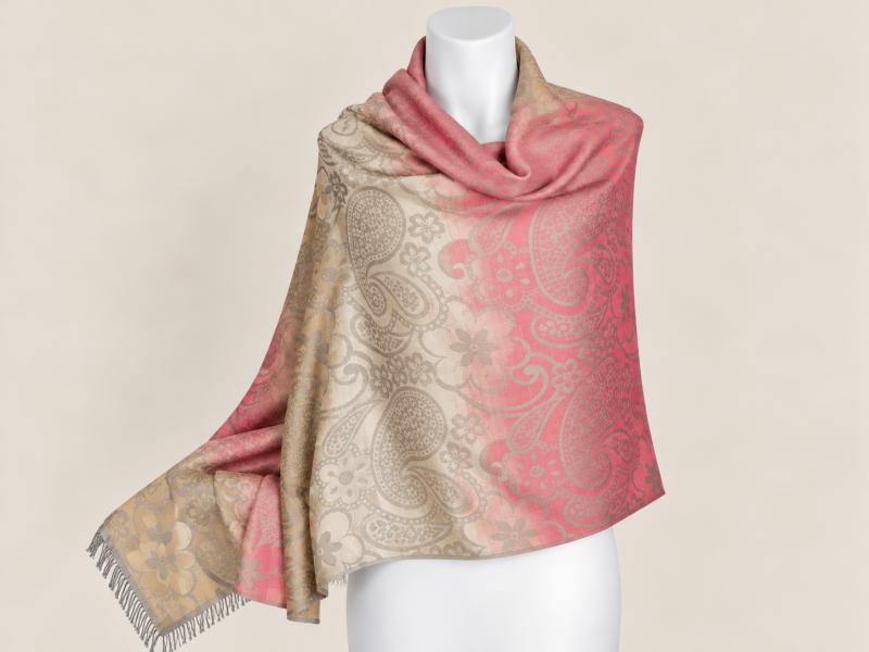 Korall-bézs indás-virágos pashmina jellegű kendő