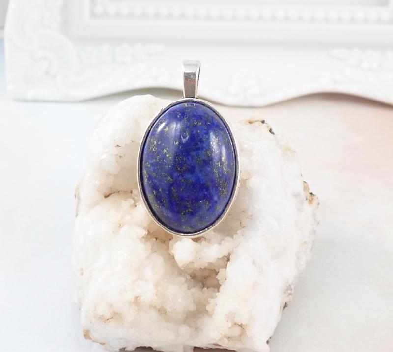 Lapis lazuli medál egyszerű vonalú keretben