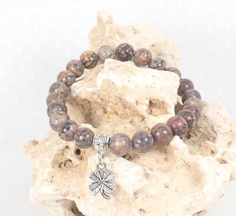 Leopárd jáspis karkötő lóherével