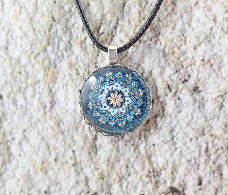 Mandalamintás medál, kék