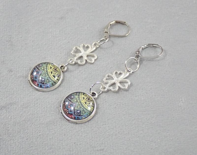 Mandalás fülbevaló lóherével