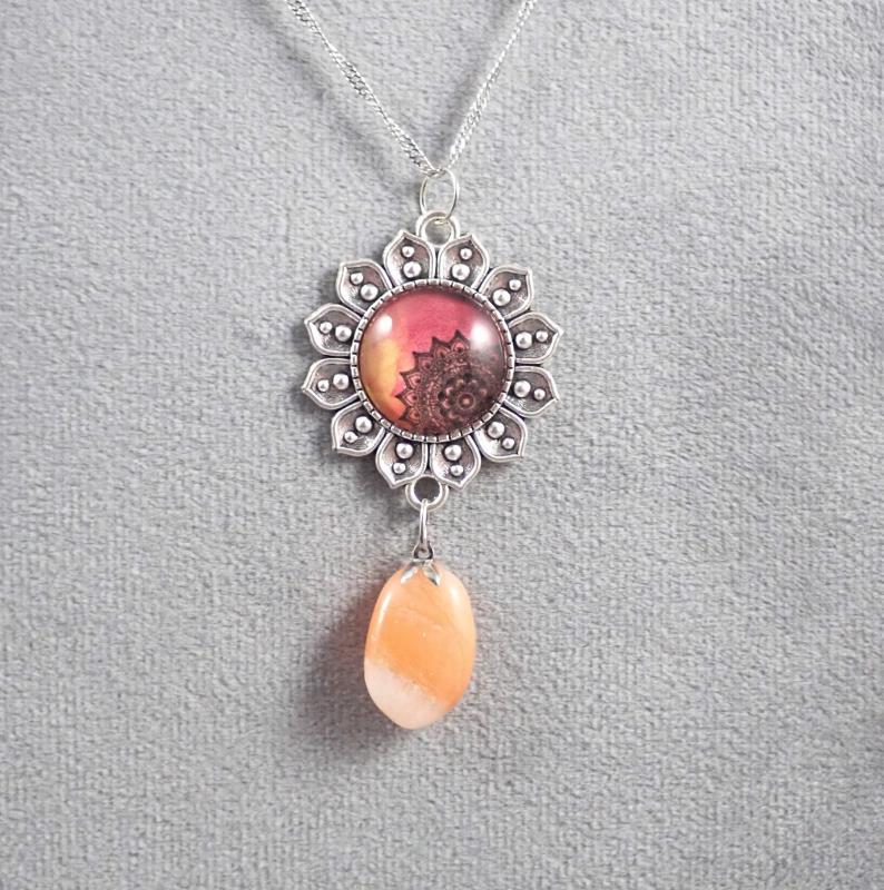 Mandalás medál alabástrommal