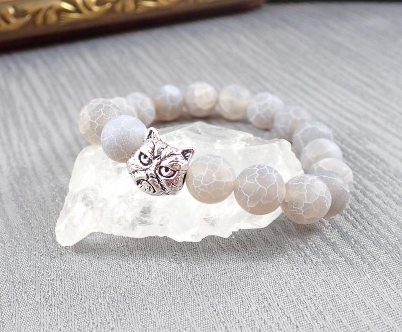 Morcos cica karkötő, achát, szürke