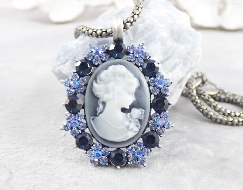 Nagy méretű kámeás medál