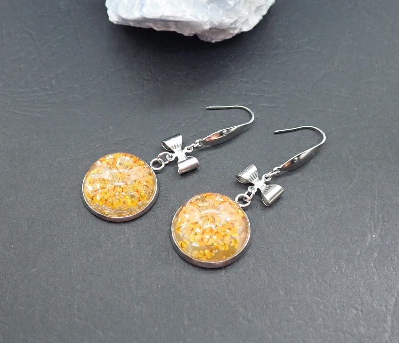 Narancssárga virágos fülbevaló