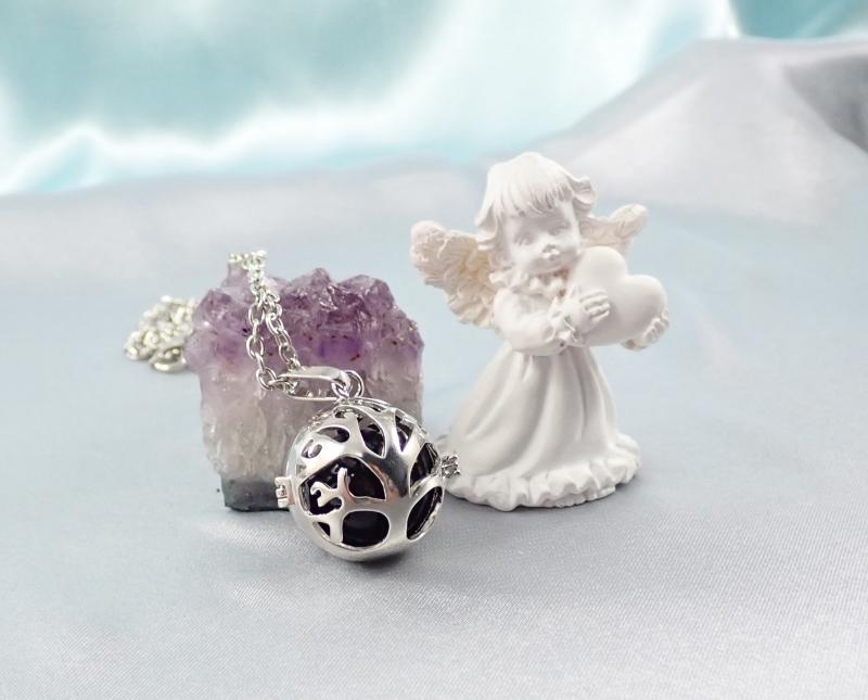 Nyitható medál fekete gyönggyel 2