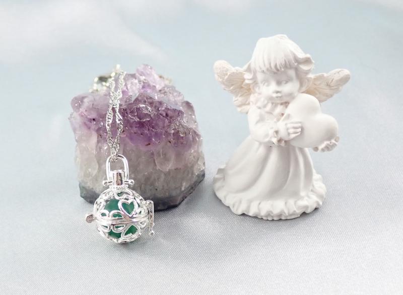 Nyitható medál, zöld gyönggyel, kicsi 1